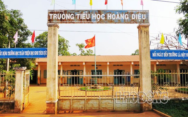 Phẫn nộ thầy, cô giáo phạt 19 học sinh tiểu học... ăn ớt