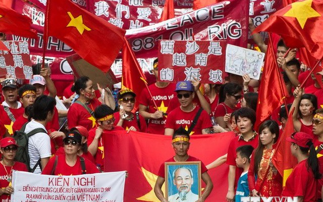Hong Kong: Huyết thư phản đối TQ viết bằng máu của hơn 50 người