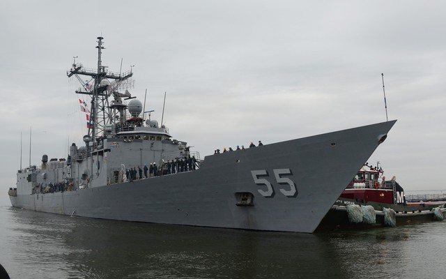 Mặc Trung Quốc phản đối, Đài Loan vẫn mua 2 tàu chiến Mỹ