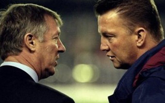 Van Gaal lại cố tình "qua mặt" Sir Alex