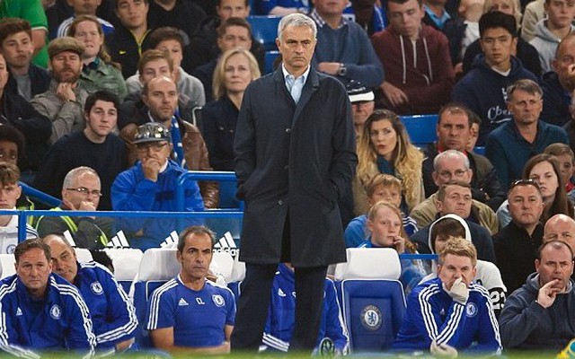 Chelsea thua đau, Mourinho lớn tiếng “thách thức” Abramovich