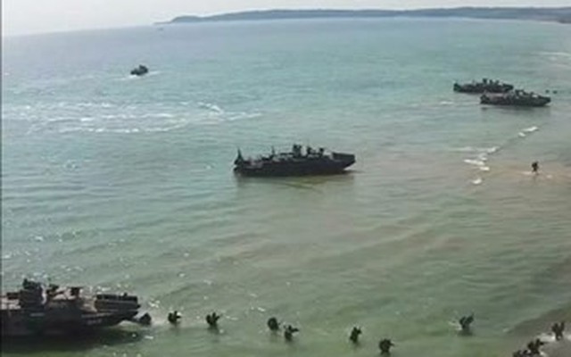 [VIDEO] Cận cảnh lính NATO đổ bộ, đánh chiếm bờ biển