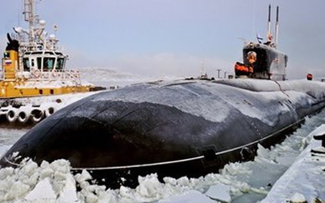 Tận thấy tàu ngầm "Quái vật đại dương" phá biển băng vào căn cứ