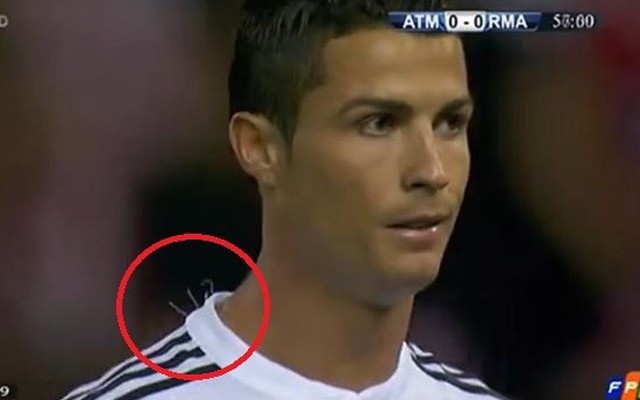 Ronaldo bị Real Madrid cho mặc áo “dởm"?