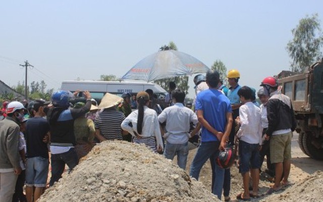 Quảng Nam: Đang làm rõ việc kích động dân lao vào xe thi công