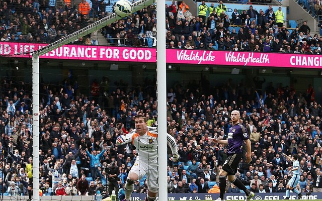 Phản lưới nhà đẳng cấp, West Ham thảm bại trước Man City