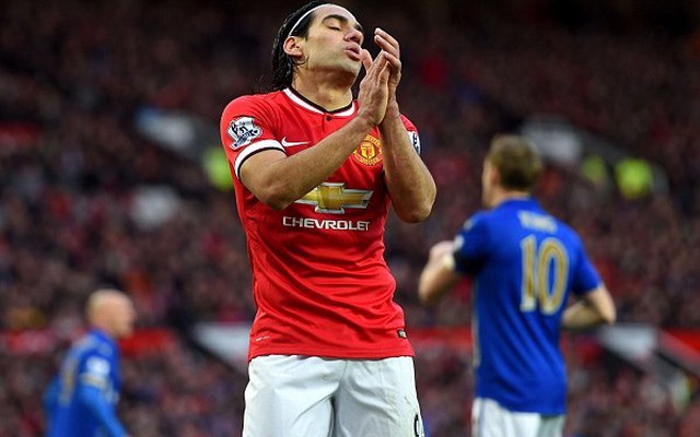 Fan Man United hốt hoảng vì Falcao bị "bắt cóc"