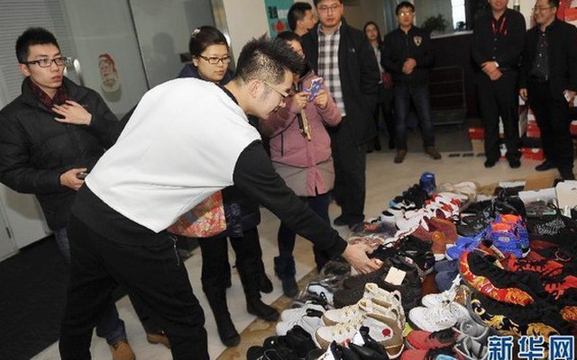 Cầm cố 283 đôi giày hàng hiệu để lấy 3,4 tỉ đồng mua nhà cưới vợ