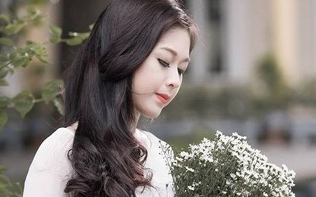 Ngỡ ngàng trước vẻ đẹp của hot girl trường Báo lấy chồng từ năm 19 tuổi