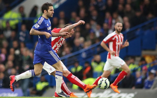 Jose Mourinho phục sát ván siêu phẩm của Stoke