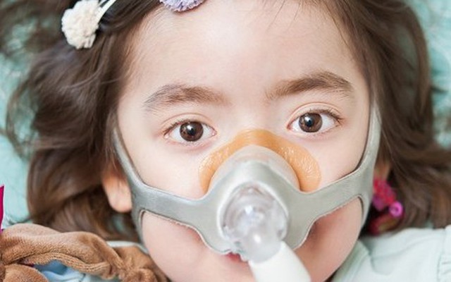 Cô bé 5 tuổi tự chọn lấy cái chết gây tranh cãi lớn