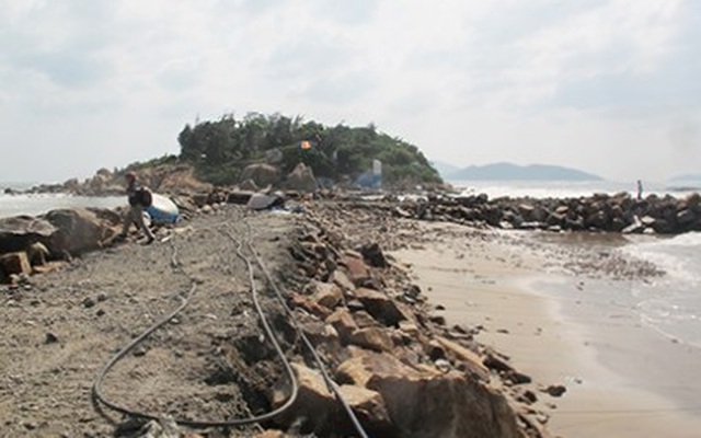 Không bao che việc lấn vịnh Nha Trang trái phép