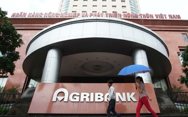 Agribank bất ngờ lên tiếng về quyết định tuyển "con ông cháu cha"