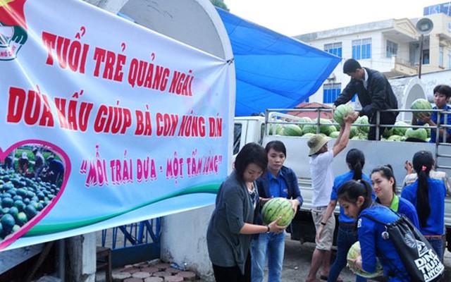 Vụ "ăn" 2.000 đồng/kg dưa từ thiện: Công an Quảng Ngãi vào cuộc