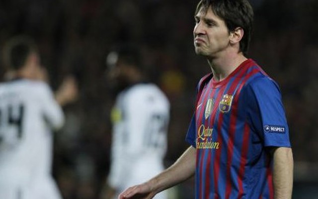 Messi, hãy rời khỏi Barcelona