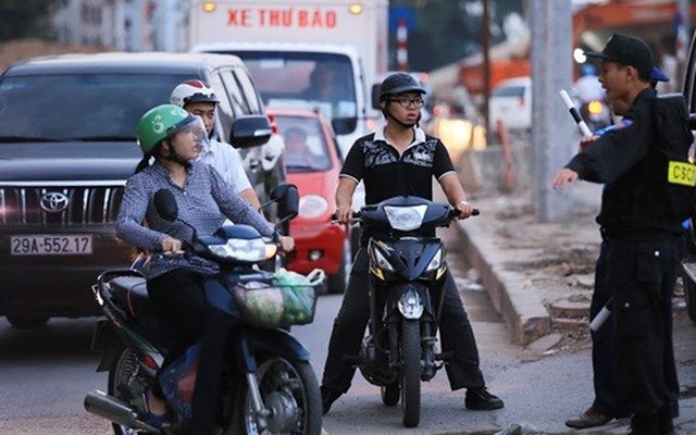 Hà Nội: Người dân bỡ ngỡ trong những ngày đầu tiên cấm đường Bưởi