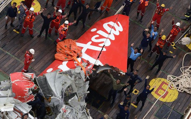 Indonesia trục vớt được toàn bộ thân máy bay AirAsia QZ 8501