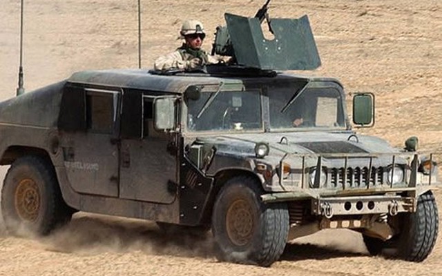 Xe bọc thép Humvee và Tigr - Ai mạnh hơn?
