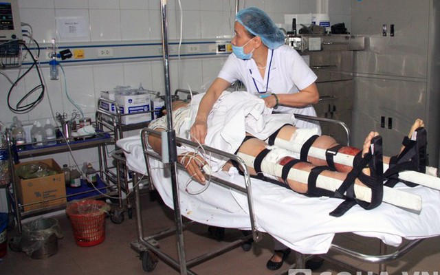 Cứu sống bệnh nhân gãy nát 2 chân vì bị bỏ lại sau TNGT