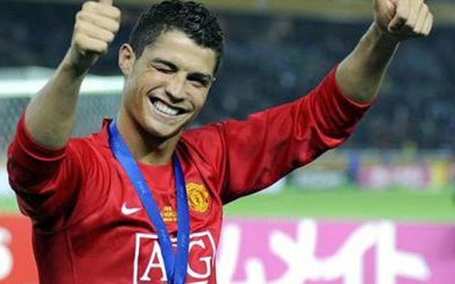10 khoảnh khắc kỳ diệu của Ronaldo khi còn là Quỷ đỏ
