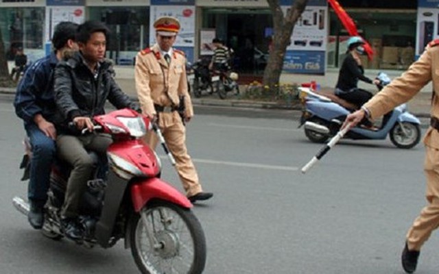 CSGT Đà Nẵng nhận phong bì: Cái bì chưa nói được gì!