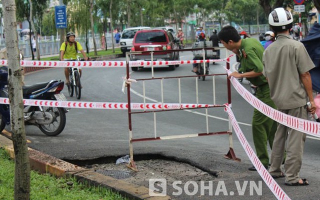 Hố ga giữa đường phát nổ, nhiều người tháo chạy