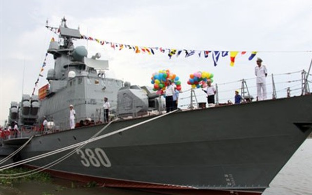 Hai tàu Molniya mới bàn giao được trang bị pháo AK-176M nâng cấp