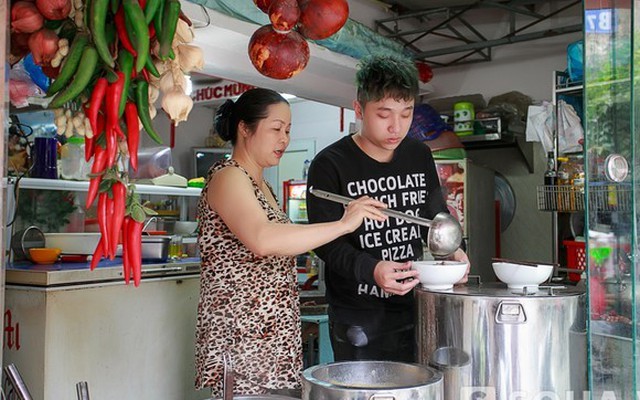 Yanbi lần đầu công khai cuộc sống buôn bán của gia đình