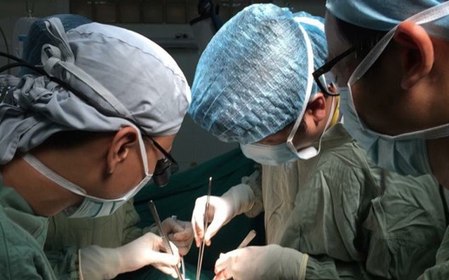 Phẫu thuật lấy khối u 'khủng' lồng ngực: Giành sự sống từ tử thần