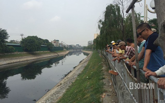 Kéo vật thể lạ vào bờ, bàng hoàng nhận ra đó là thi thể đàn ông