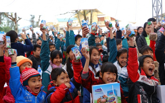 Vinamilk dành 8 tỷ đồng cho quỹ sữa “Vươn cao Việt Nam” năm 2014