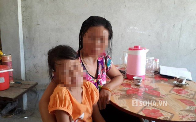 Bé gái 11 tuổi bị hãm hại: "Cả làng đều biết, mình bố chưa biết"