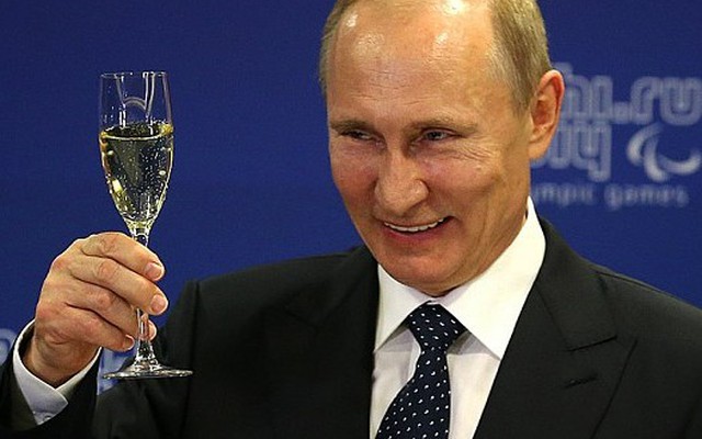 Ai là người được dân Nga hâm mộ chỉ sau Tổng thống Putin?