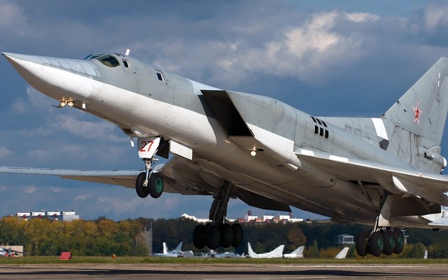 Tu-22M3 - Sát thủ tàu sân bay của Hải quân Nga