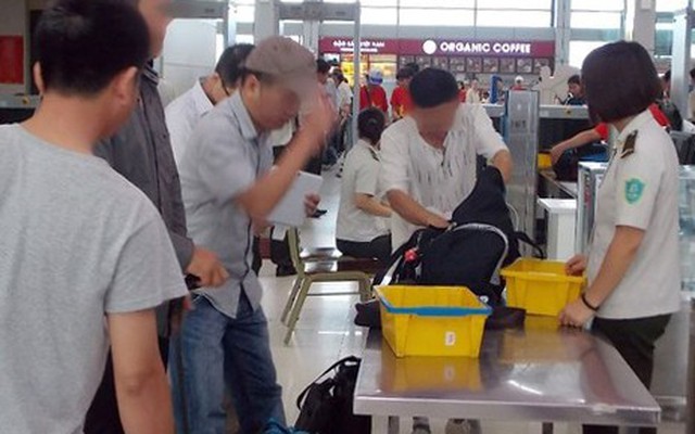 Nam hành khách "cầm nhầm" iPhone 6 Plus ở sân bay Đà Nẵng