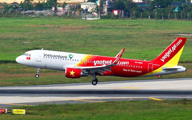 Bị khách tố tự ý đổi giờ bay: Vietjet giải thích