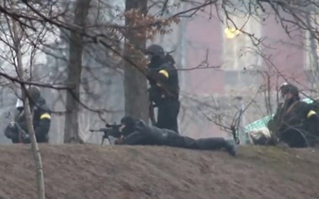 "Xạ thủ bắn người biểu tình Ukraine được huấn luyện ở Ba Lan"