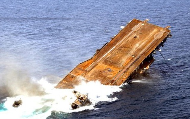 Tàu ngầm Pháp “đánh chìm” tàu sân bay tỷ đô của Mỹ