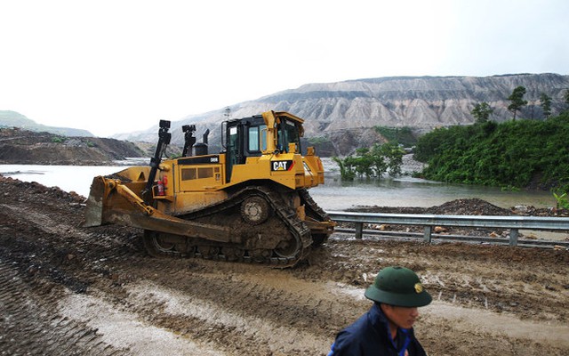 Vỡ đập ở Quảng Ninh, 31.000 quân sẵn sàng ứng phó