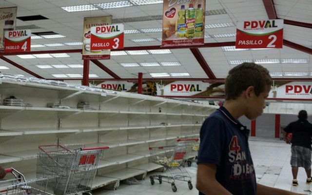 Thiếu lương thực, người Venezuela bị “ép” làm nông dân