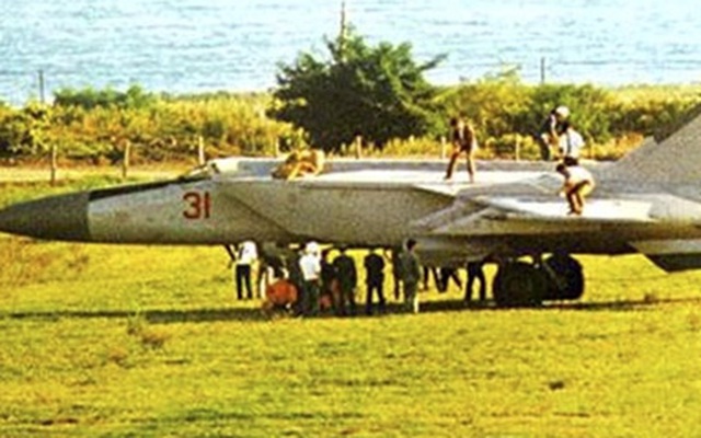 Liên Xô đã biếu không Mỹ - Nhật tiêm kích MiG-25 như thế nào?