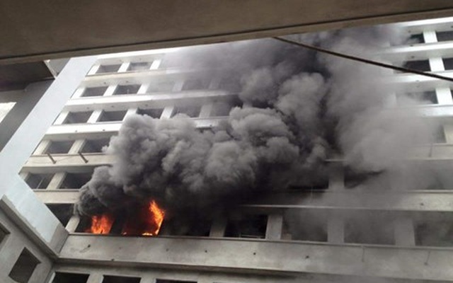Cháy lớn tại bệnh viện Nhiệt Đới đúng ngày đầu năm 2016