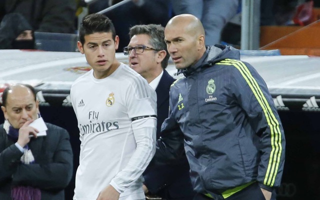 Mẹ xinh của James Rodriguez đay nghiến Zidane