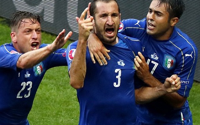 Italia lạ lùng, Azzurri thần thánh hạ đẹp Tây Ban Nha 2-0!
