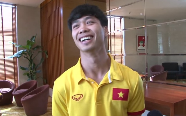 Công Phượng chỉ biết cười khổ khi được hỏi về biệt danh “Messi Việt Nam”