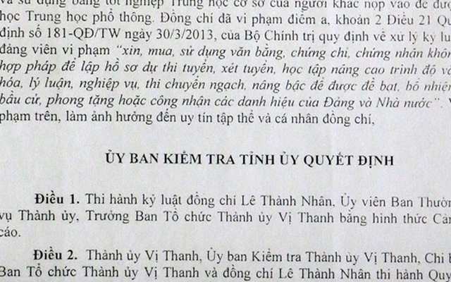 Trưởng Ban Tổ chức Thành ủy “mượn” bằng tốt nghiệp của bạn bị cảnh cáo