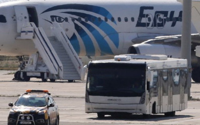 Hãng Egypt Air nhiều lần bị không tặc ''hỏi thăm''
