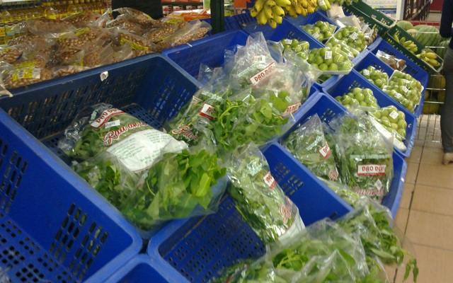 Lỗ hổng kiểm soát chất lượng "rau an toàn" ở siêu thị