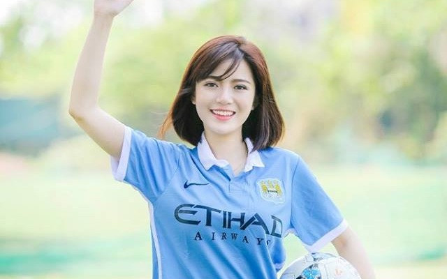 Tú Linh phản ứng khó hiểu trước scandal "phản bội" Man United