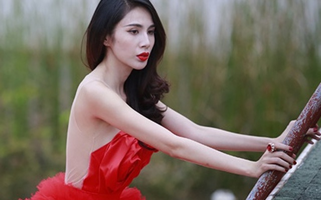 Phản ứng bất ngờ của Thủy Tiên khi bị chửi "đồ quỷ cái"